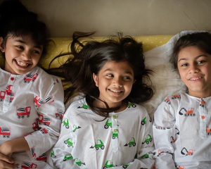 What kind of nightwear should a child wear for better sleep?