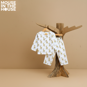 The Curious Giraffe - Unisex Nightdress