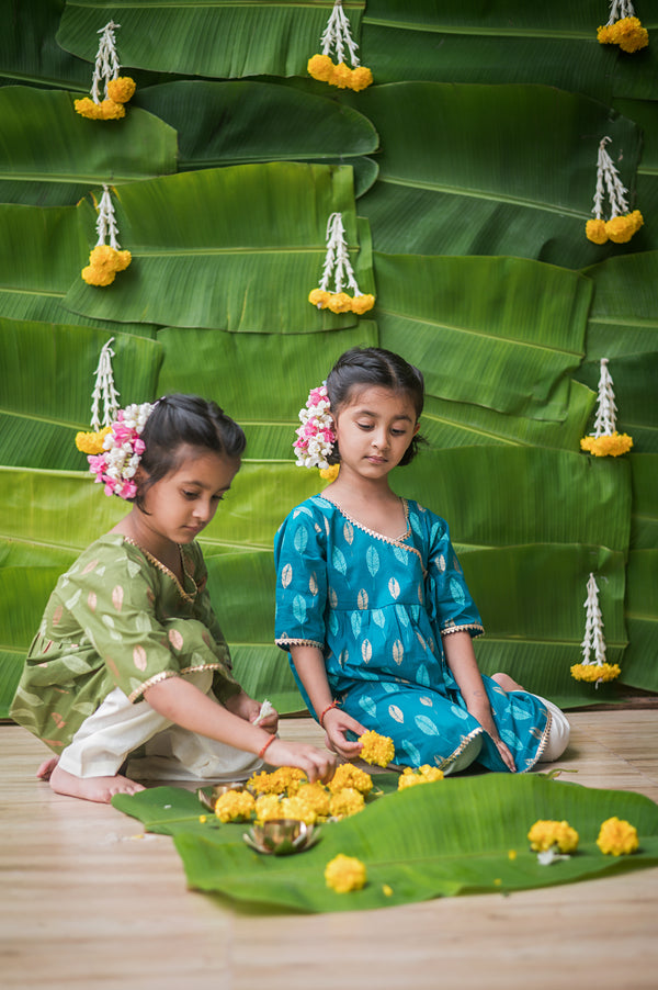 Gleaming Leaf Ethnic Wear Girls (Blue)