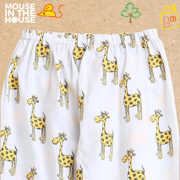 The Curious Giraffe - Unisex Nightdress