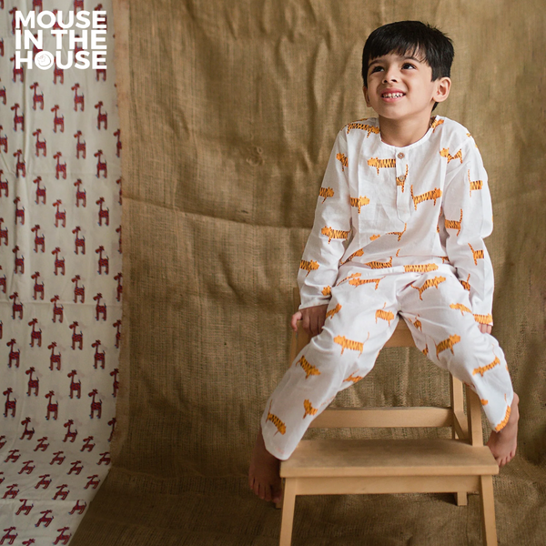 Augustus Tiger- Unisex Nightdress