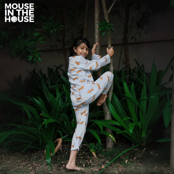 Augustus Tiger- Unisex Nightdress