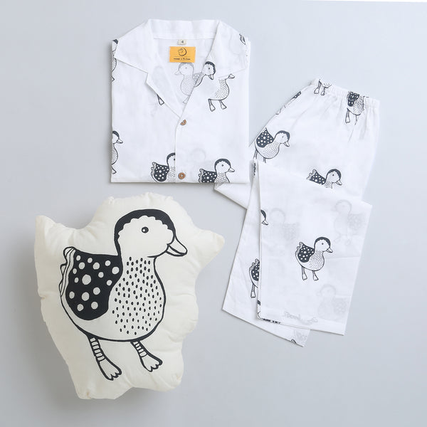 A Waddling Duck- Unisex Nightwear