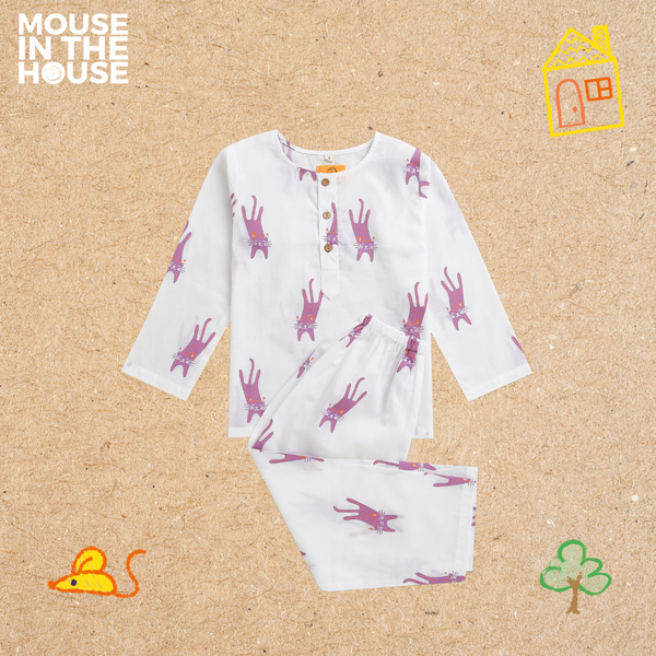 A MAGNIFICIENT CAT- UNISEX NIGHTWEAR