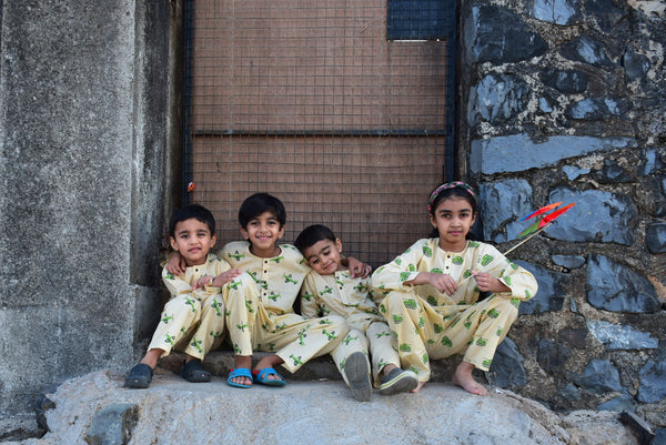 CHILDREN OF INDIA- Military Tank